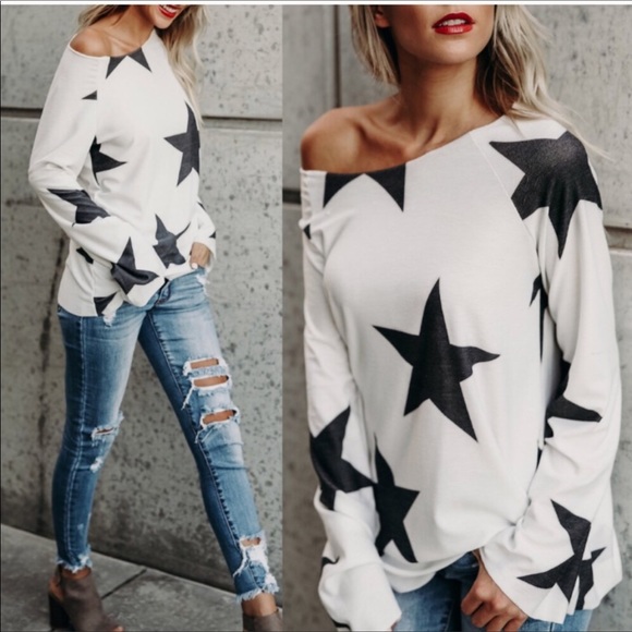 Boutique Tops - 🖤New🖤Star Patterned Off Shoulder Top